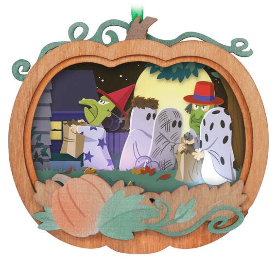 The Peanuts Gang It's the Great Pumpkin, Charlie Brown Papercraft With Light Hallmark Keepsake Ornament