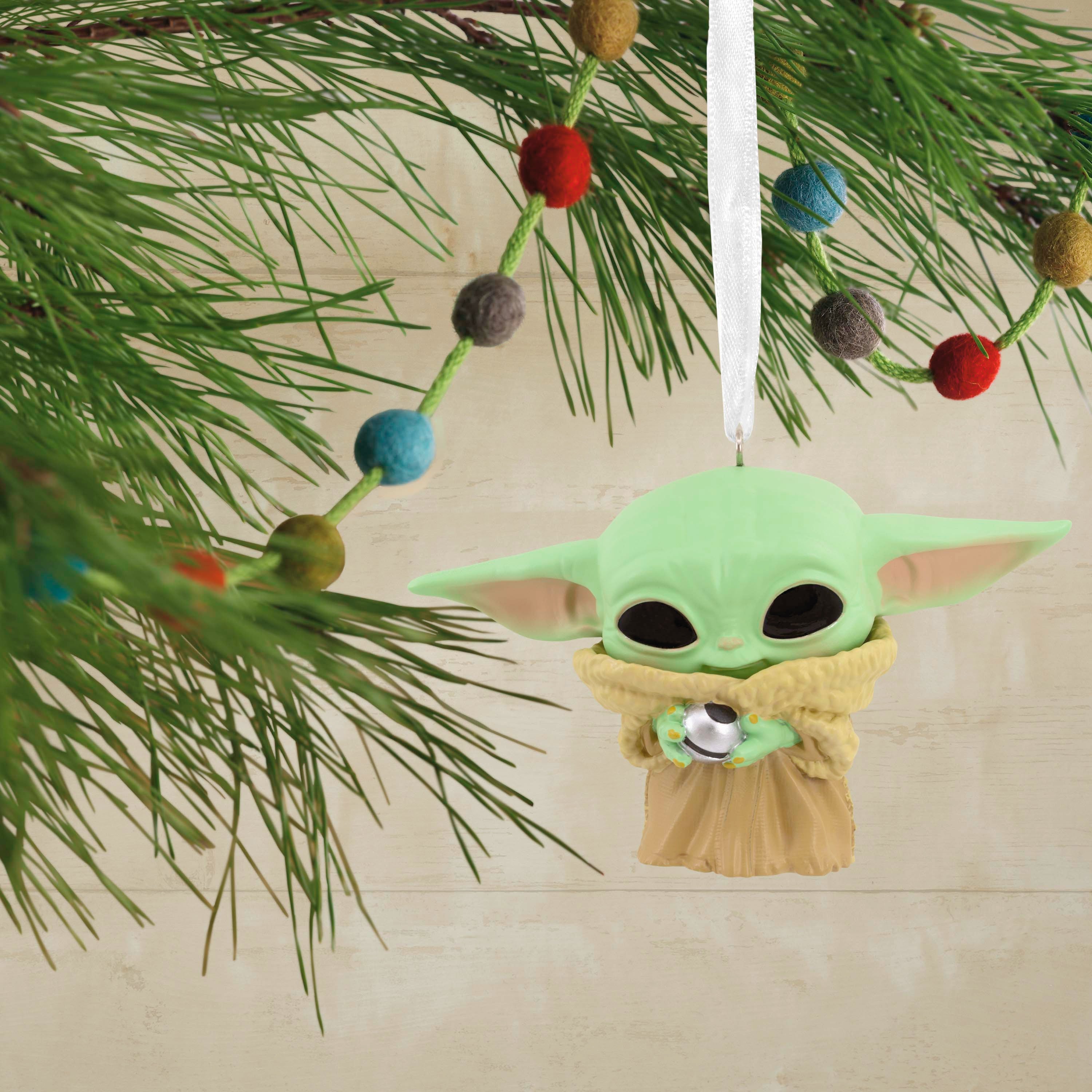 Funko pop deals yoda christmas